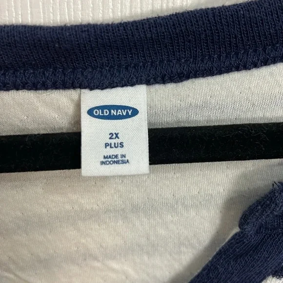 Old Navy Blue and white striped top 2x - Picture 2 of 4
